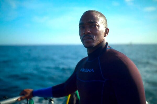 Shark Beach with Anthony Mackie_v07 Shark Beach with Anthony Mackie_v07
